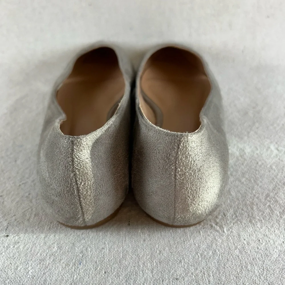 Journee Collection Women’s 8 Gray 'Winslo' Flat - Picture 4 of 9